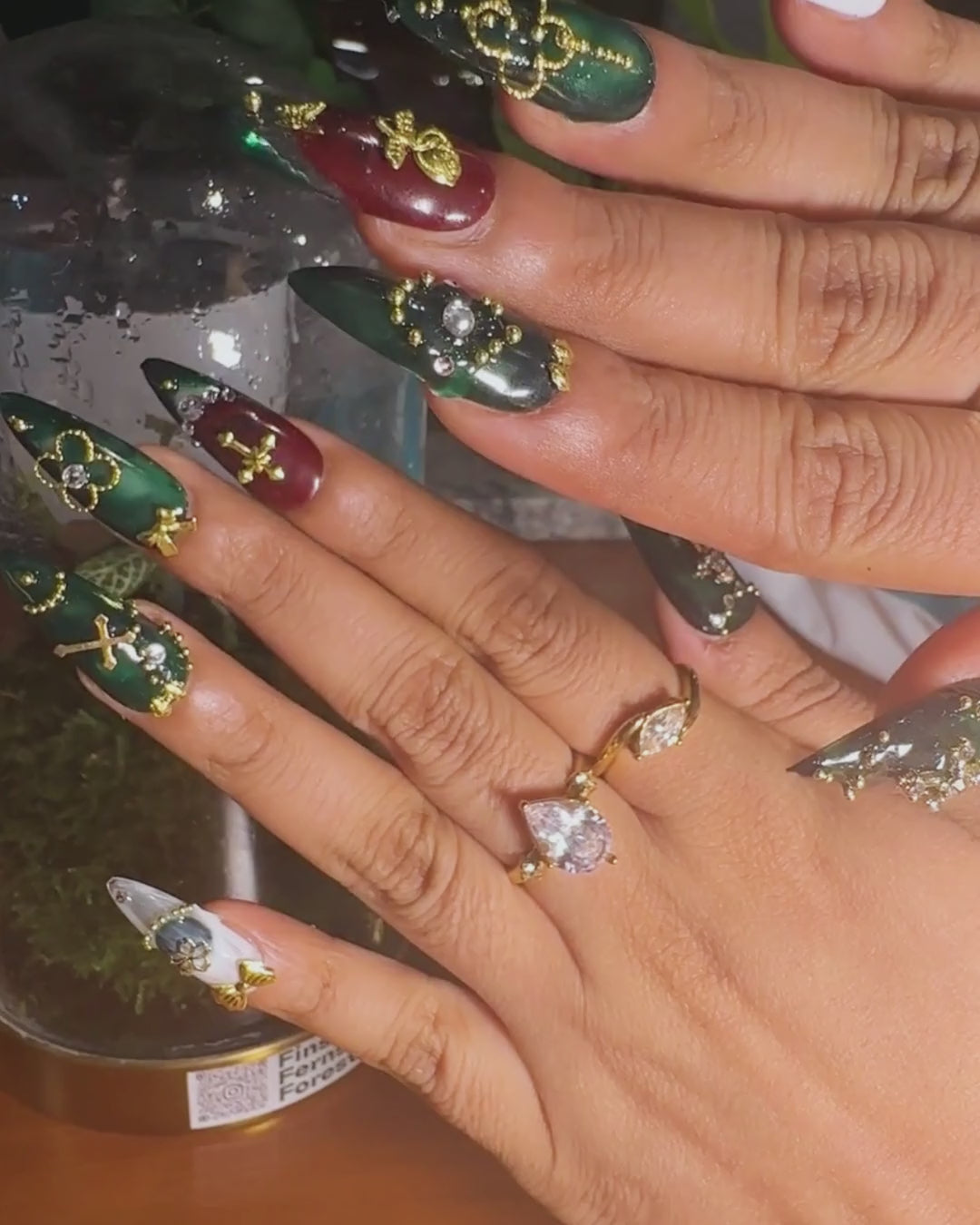Emerald Requiem Press-On Nails